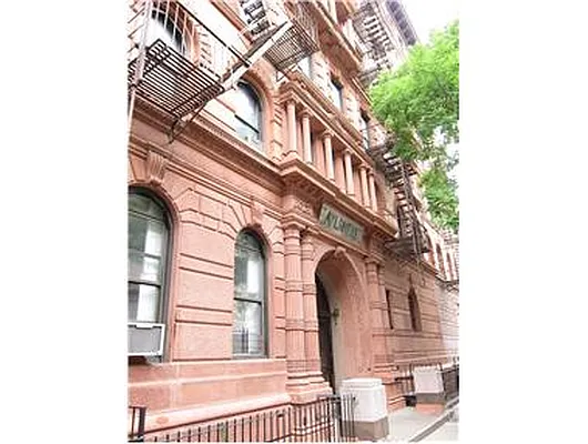 Rented by Douglas Elliman | media 14