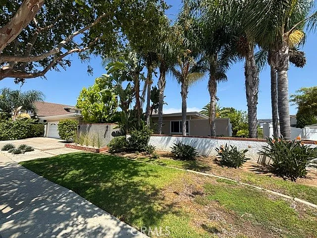 5 bed, 2340 sqft, $8,500 — Photo 2