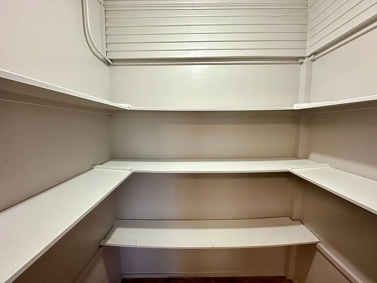 2712 Mitchell Ave — Photo 10