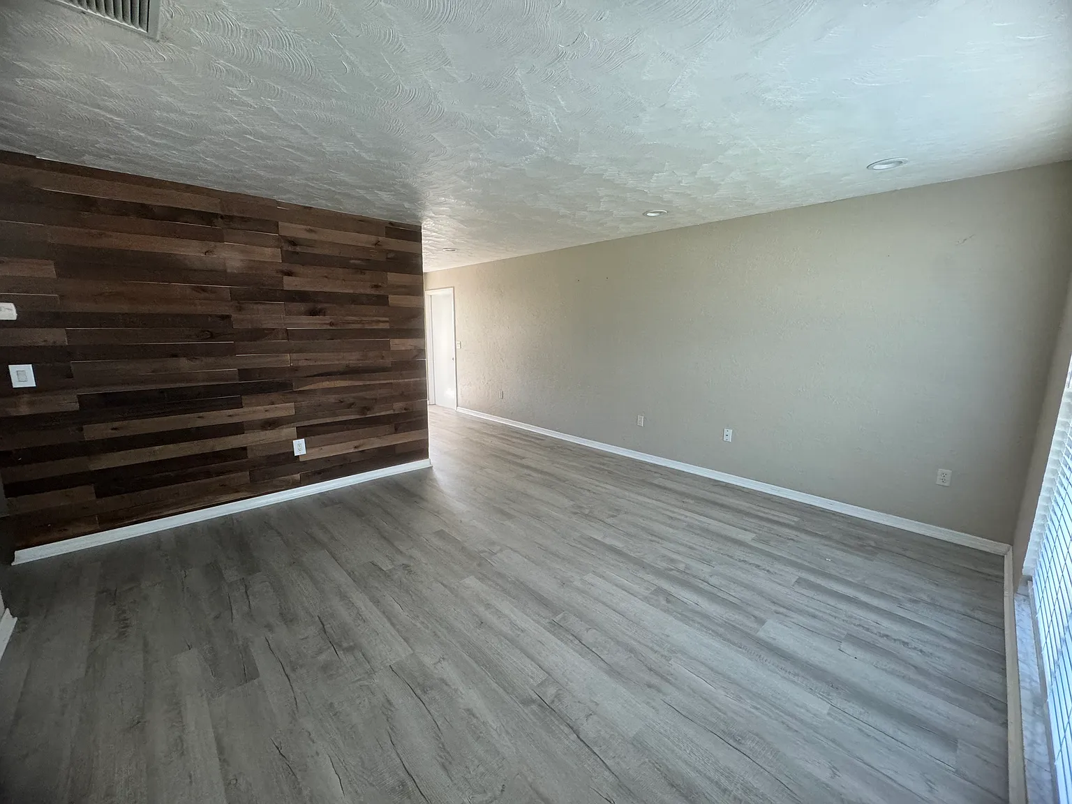 2 bed, 986 sqft, $1,850 — Photo 2