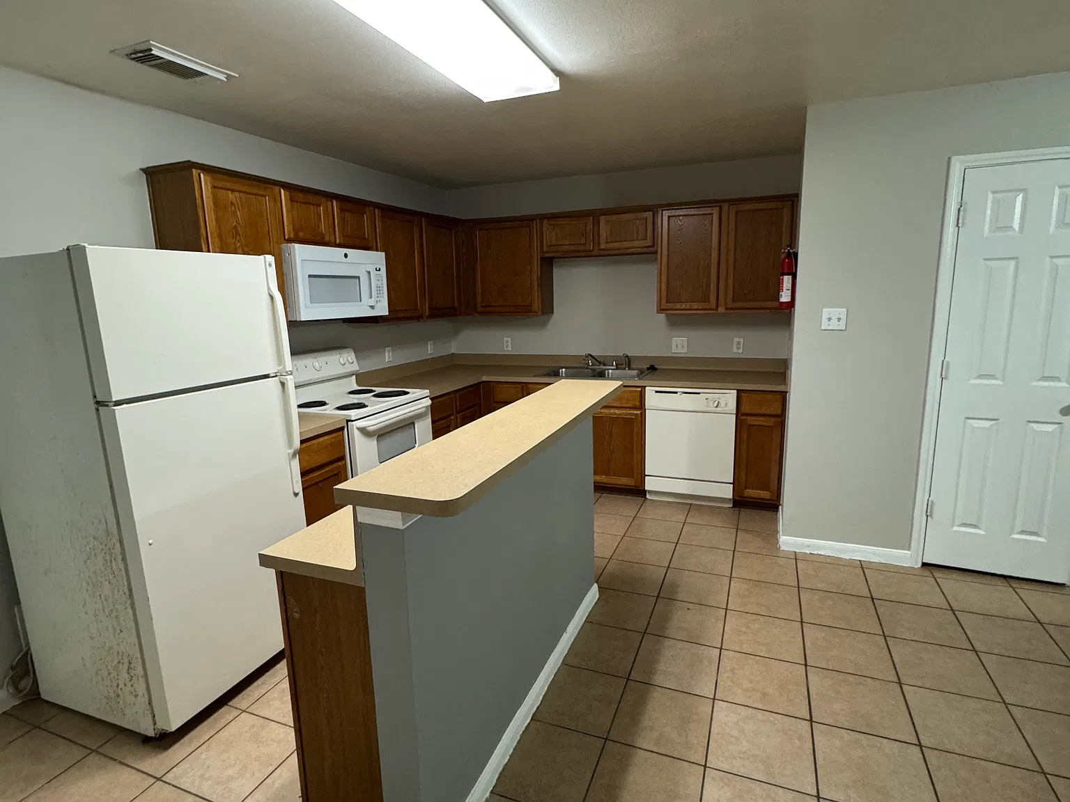 4 bed, 1700 sqft, $695 — Photo 4