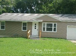 9615 McGee St, Kansas City, MO 64131