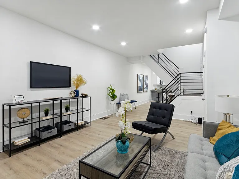 6202 Callowhill St — Photo 2