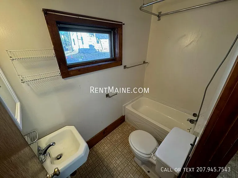 225 Center St #1 — Photo 9