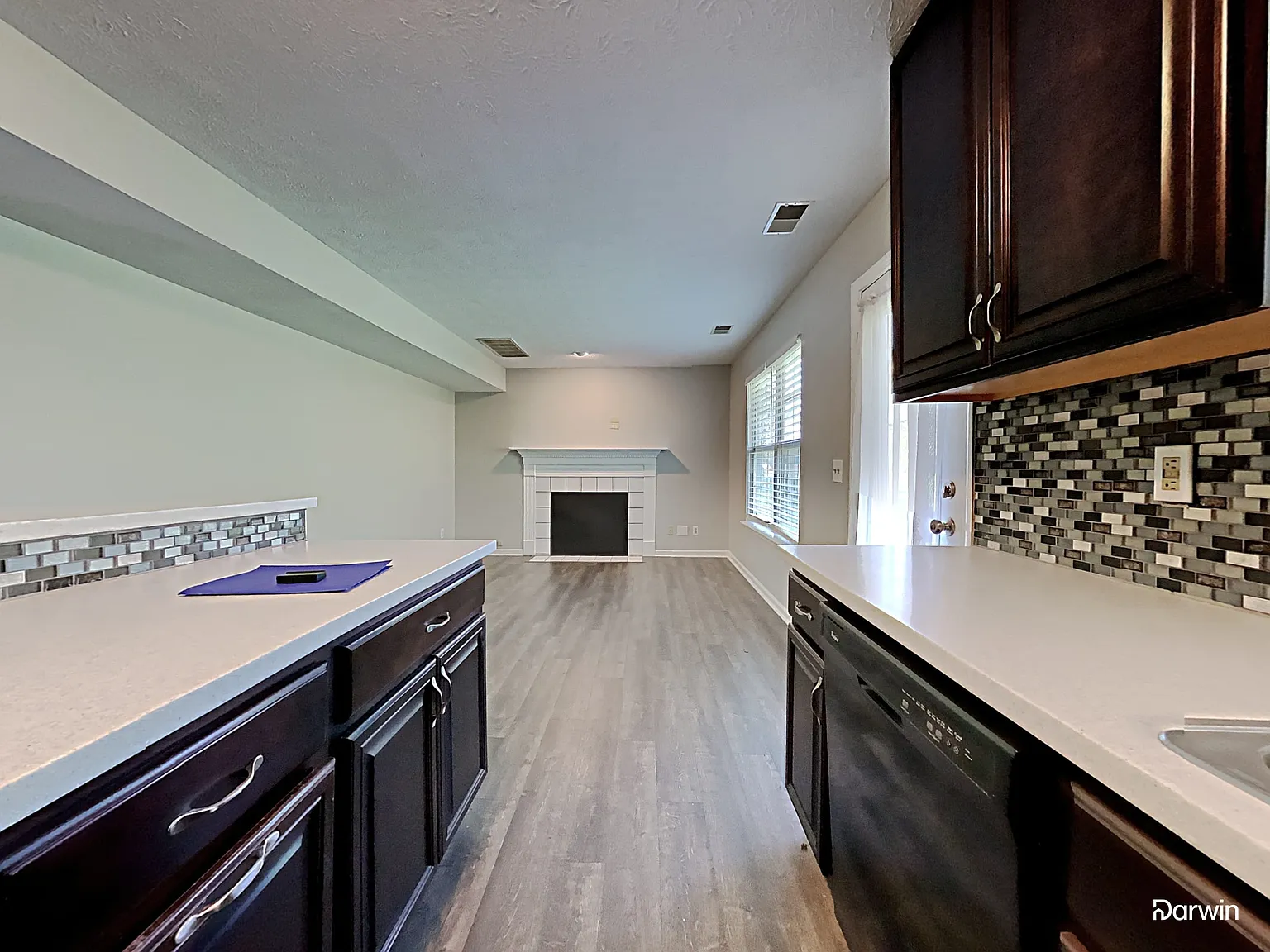 4 bed, 2.5 bath, 1968 sqft, $2,360 — Photo 2