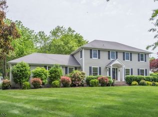 73 Kensington Rd, Basking Ridge, NJ 07920