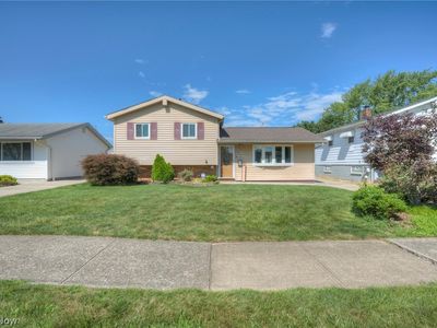 6330 Edgehurst Dr, Brookpark, OH, 44142