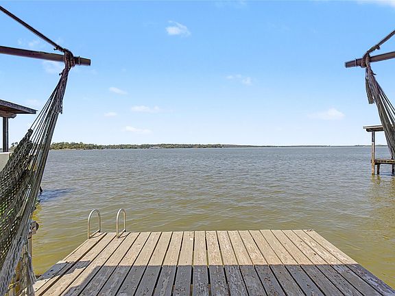 5th image of 387 Lakeshore Dr