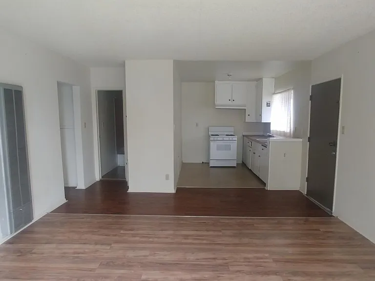 821 Olive Ave #5 — Photo 2