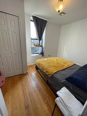 Rented by Delmark Realty LLC | media 21