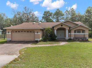 12050 Pine Warbler Ave, Weeki Wachee, FL 34614