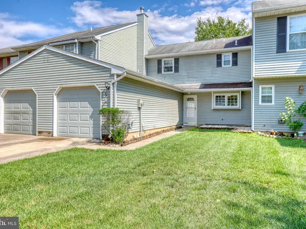 3 Roanoke Ct, Bordentown, NJ 08505