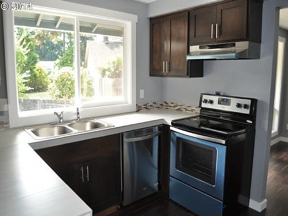 3rd image of 5421 NE 63rd Ave