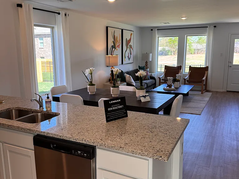 2030 Delphine Dr — Photo 6