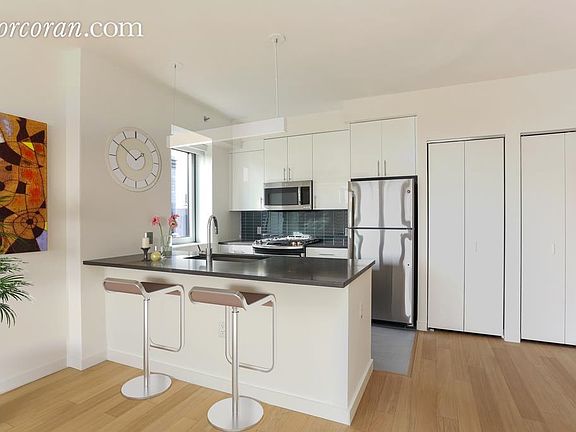 3rd image of 180 Myrtle Ave #9N