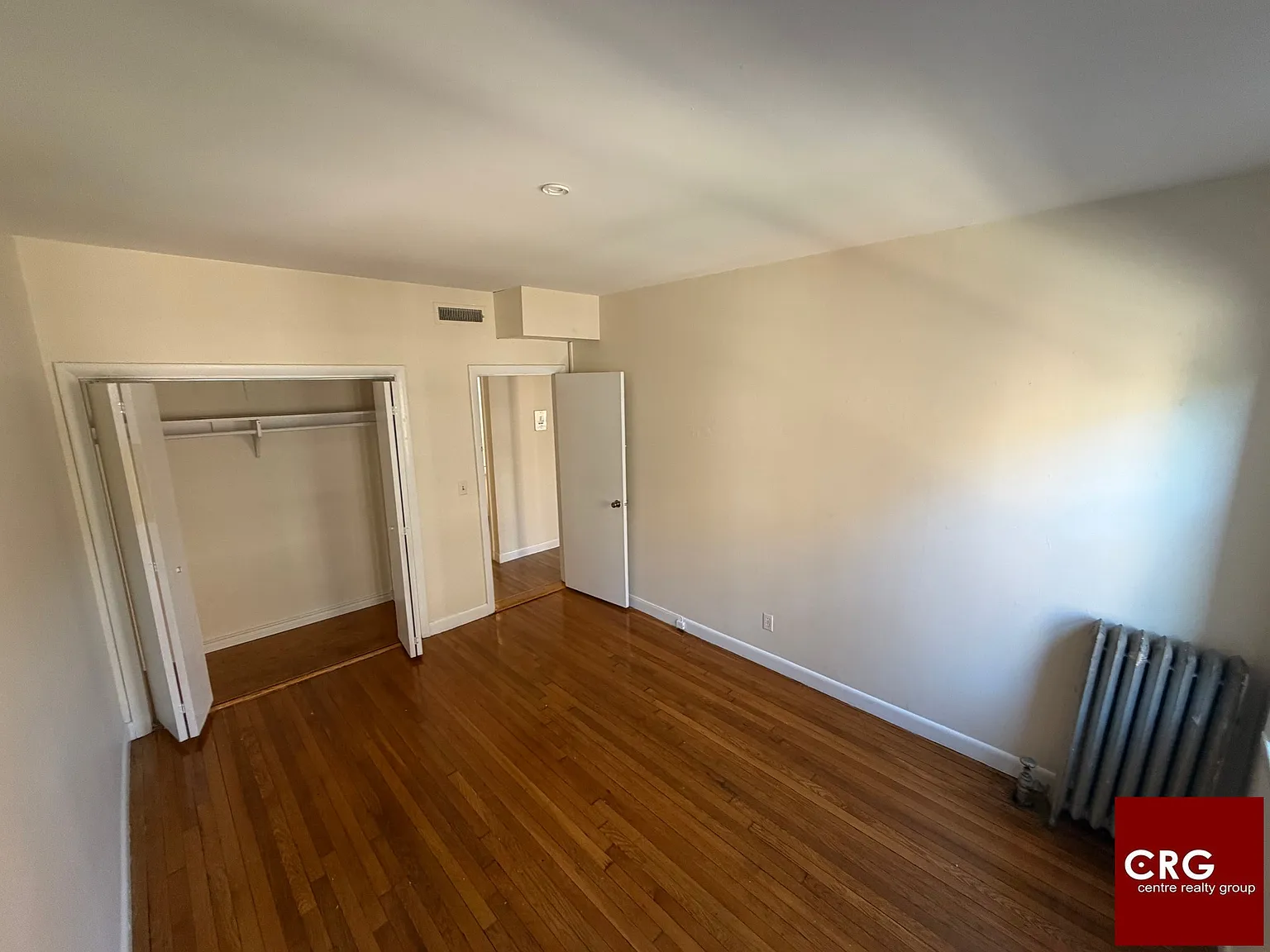 3 bed, 1.5 bath, $4,100 — Photo 4