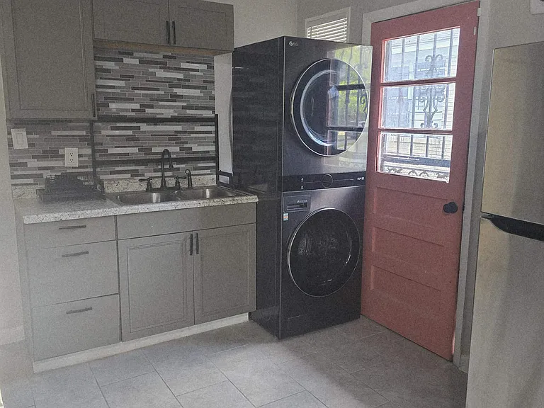 419 Tillman St — Photo 7