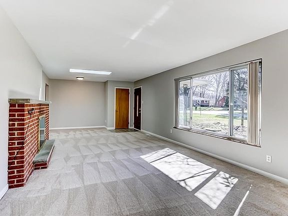 5th image of 87 Jenny Ln