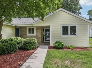 405 Lawn St, Cambridge, WI