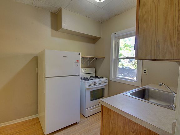 2nd image of 908 Bridge Ave APT 2