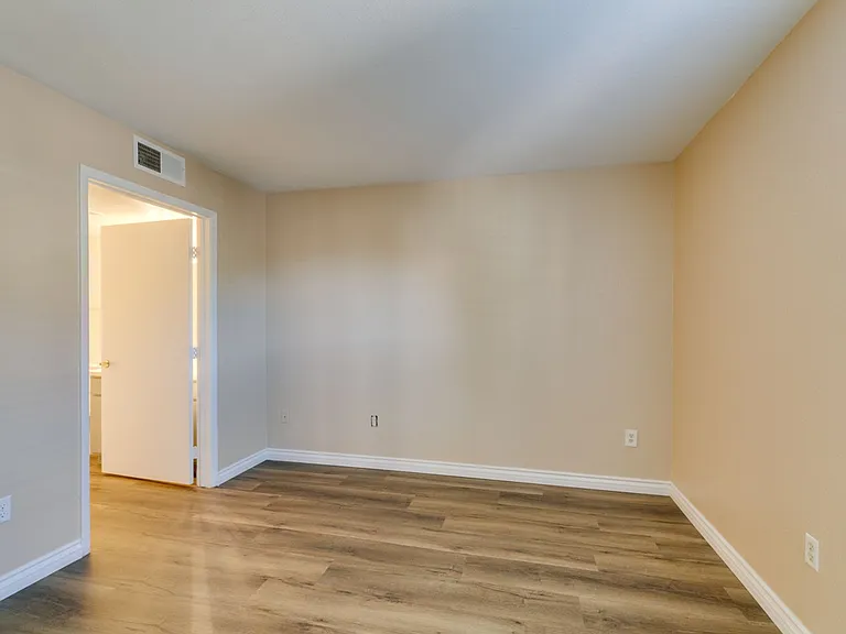 2300 Silverado Ranch Blvd #1016 — Photo 32