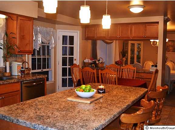 5th image of 9 Brentwood Dr