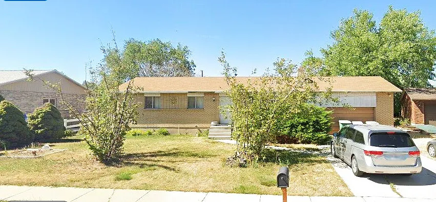 4 bed, 2200 sqft, $2,995 — Photo 1