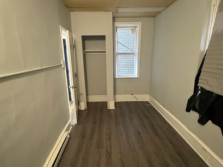 1521 Wakeling St #1R — Photo 6