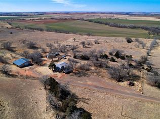 21740 E 1010th Rd, Clinton, OK 73601