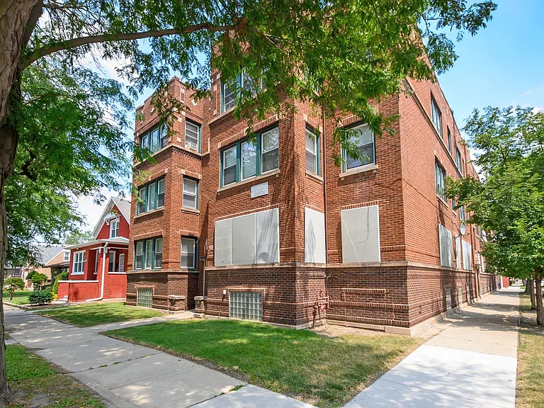 7557-59 S. Calumet Ave. / 348-58 E 76th St. — Photo 4