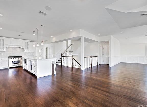 5th image of 4 E Coast Ave