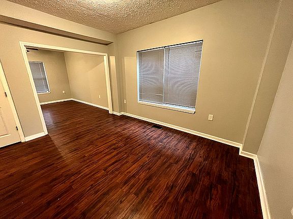 4th image of 388 S Eureka Ave
