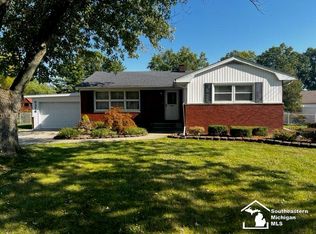 5376 Kay Dr, Monroe, MI 48161