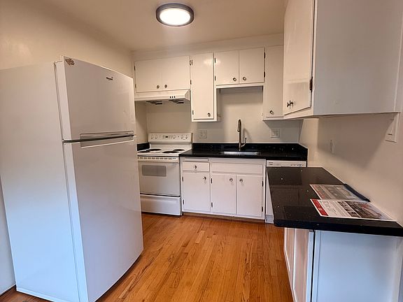 5th image of 517 Stannage Ave #A