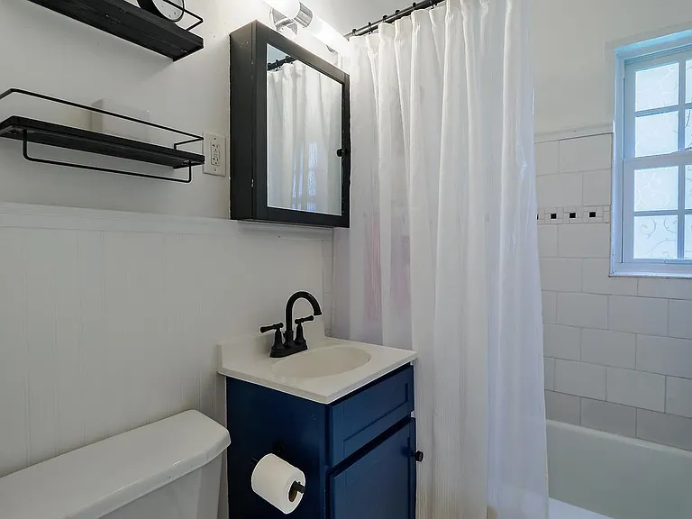 1608 W Abingdon Dr #102 — Photo 30