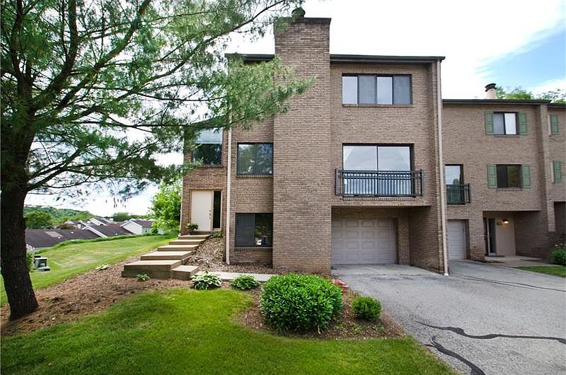 1st image of 301 Williamsburg Ln