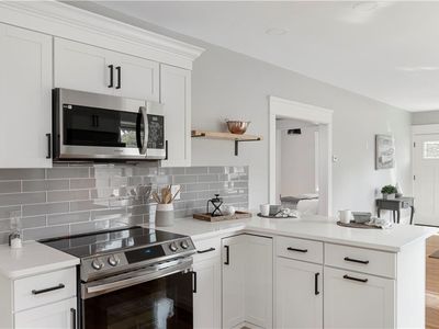 59 Hull St, Warwick, RI, 02888