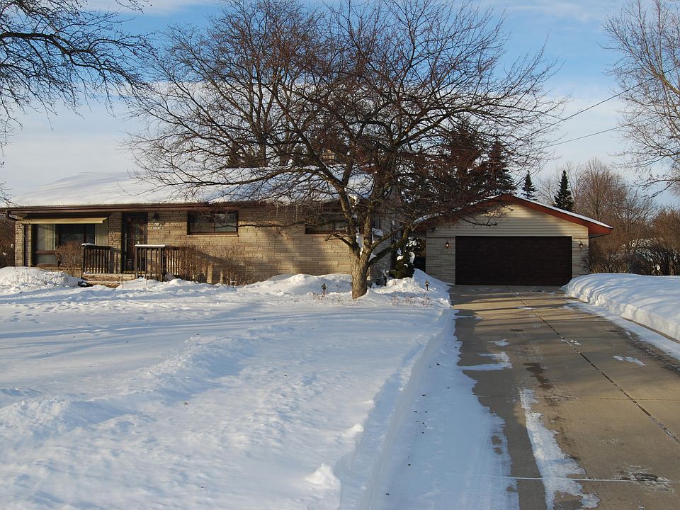 1st image of N70W13238 Brentwood Dr