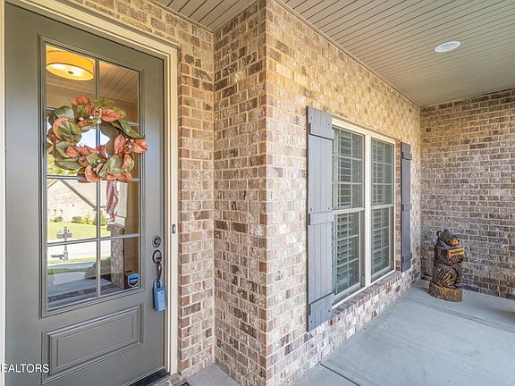 3rd image of 13040 Hampshire Bay Ln