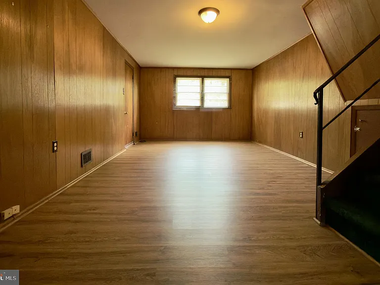 17 Wayne Dr — Photo 11