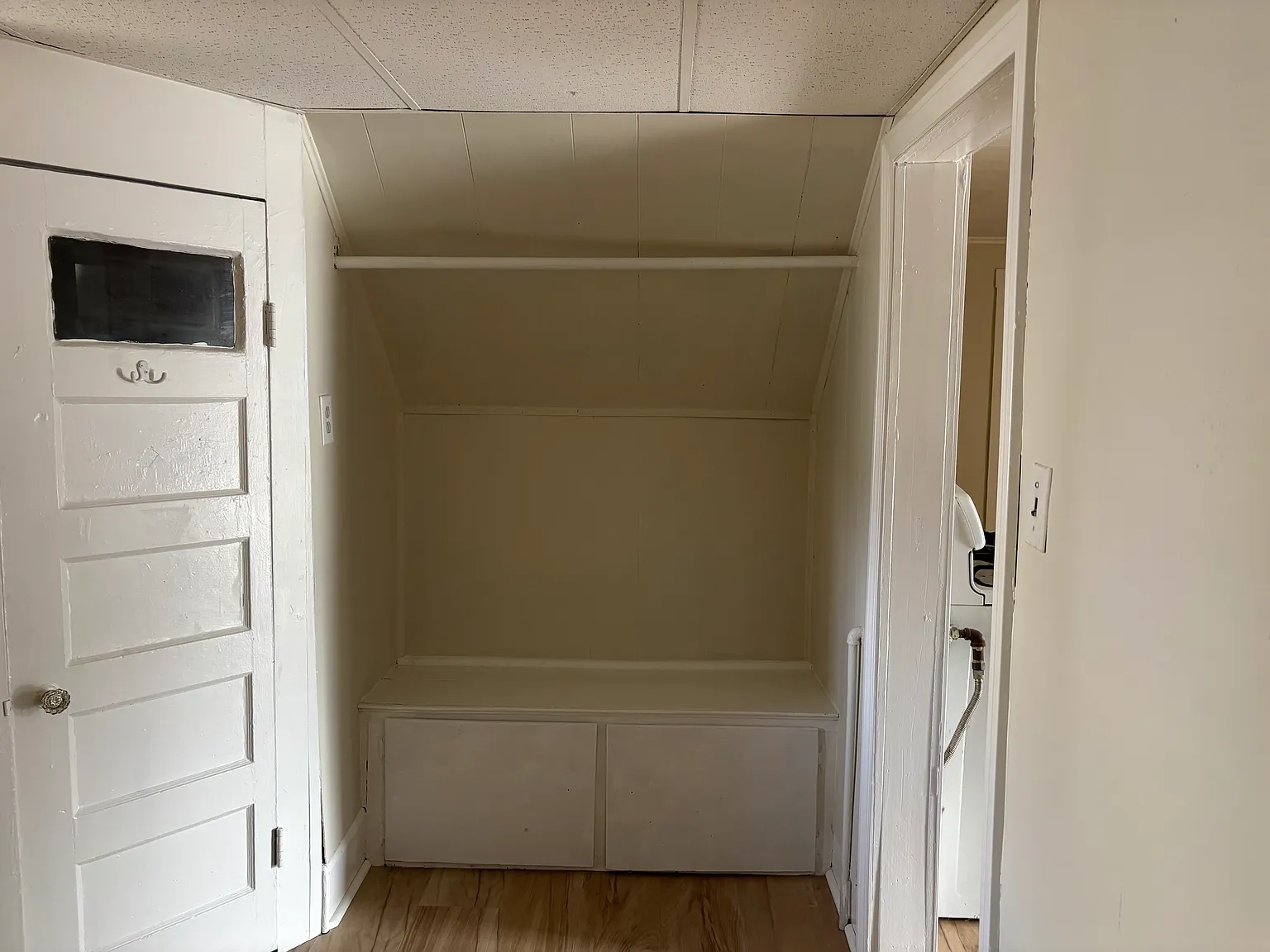 1 bed, 400 sqft, $1,000 — Photo 4