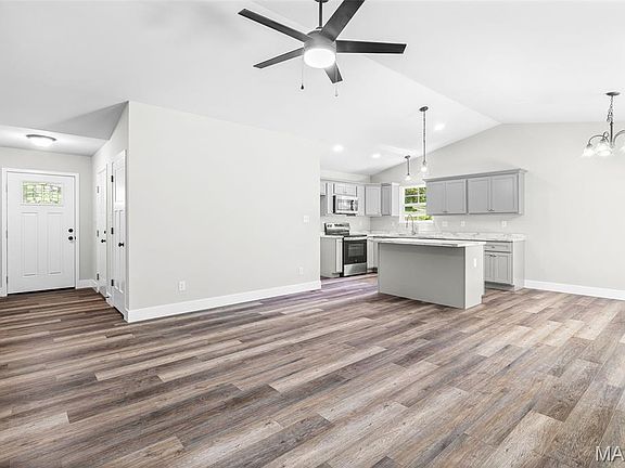 5th image of 345 Main St