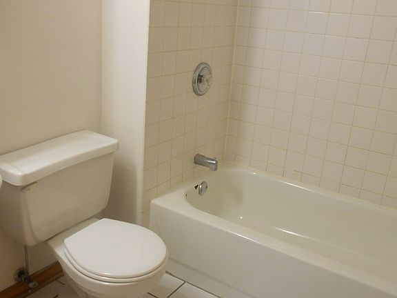 4th image of 4453 N Dover St #G