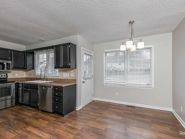 15 Nealtown Way — Photo 5