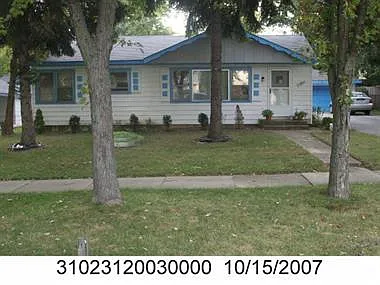 18911 Avers Ave photo 1