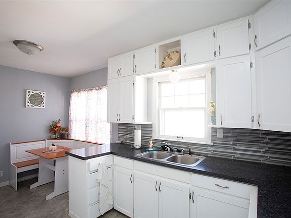 5th image of 205 W Washington St