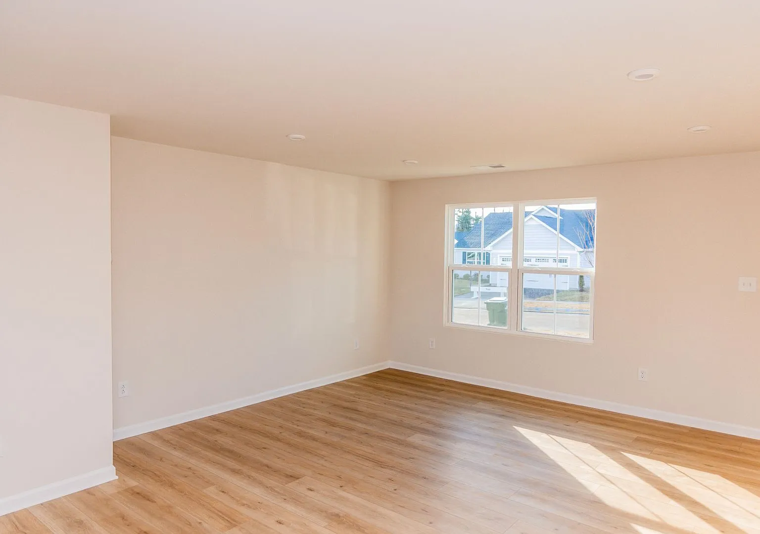 4 Bedroom Home in Waynesboro — Photo 2