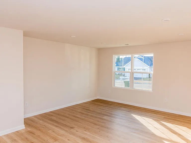 327 White Birch Rd — Photo 2