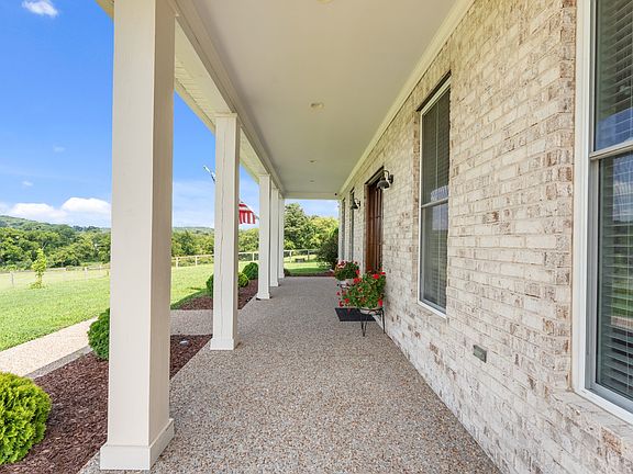 5th image of 840 Cranford Hollow Rd
