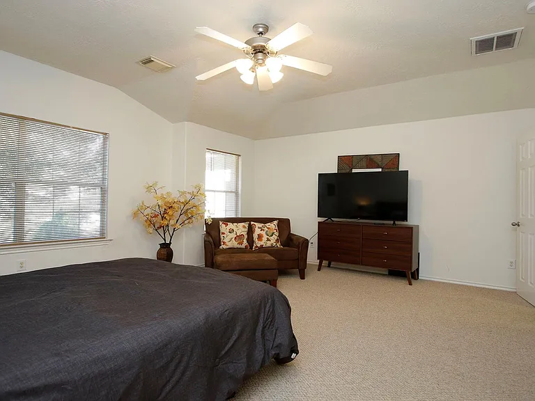 191 N Burberry Park Cir — Photo 17